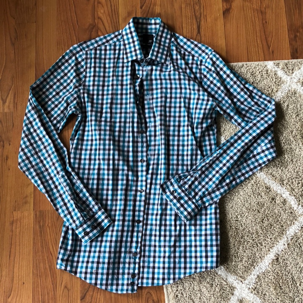 Men’s dress shirt